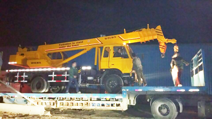 沃爾華集團12噸汽車起重機順利出口泰國 沃爾華集團12噸汽車起重機順利出口泰國