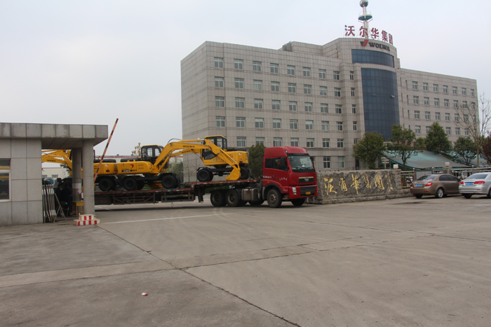 沃爾華集團4臺輪式挖掘機順利出口南非 沃爾華集團4臺輪式挖掘機順利出口南非