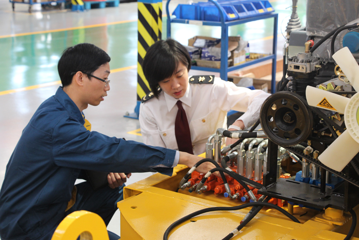 濟寧檢驗檢疫局領導蒞臨沃爾華集團參觀指導