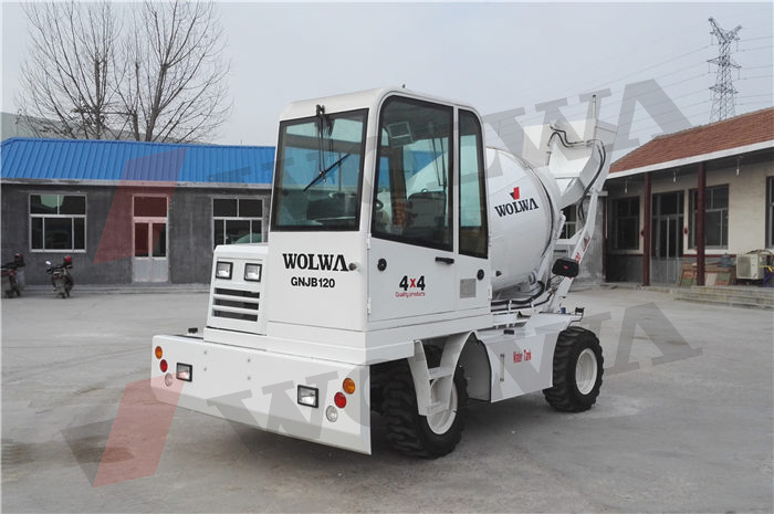 沃爾華集團2臺混凝土自動上料車順利出口法國