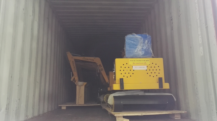 沃爾華集團第二批20臺兒童挖掘機發往新加坡