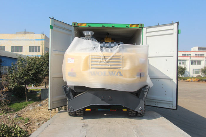 沃爾華集團2臺挖掘機出口越南 沃爾華集團2臺挖掘機出口越南