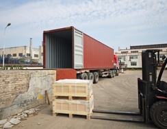 沃爾華集團一批挖掘機配件出口東盟地區(qū)